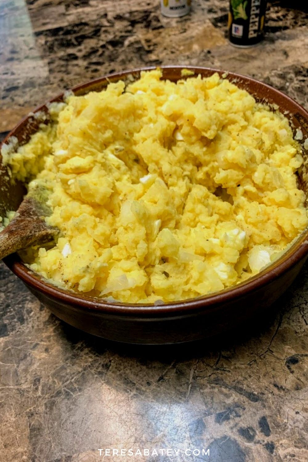 Southern Style Creamy Potato Salad Recipe (No Mayo)